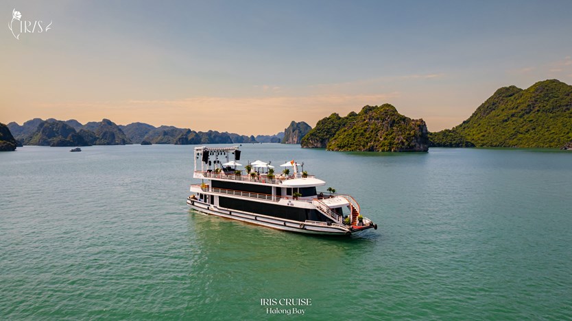 Du thuyền Iris cruise tour Hạ Long 6h trong ngày