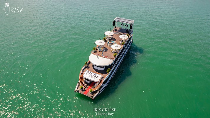 Du thuyền Iris cruise tour Hạ Long 6h trong ngày