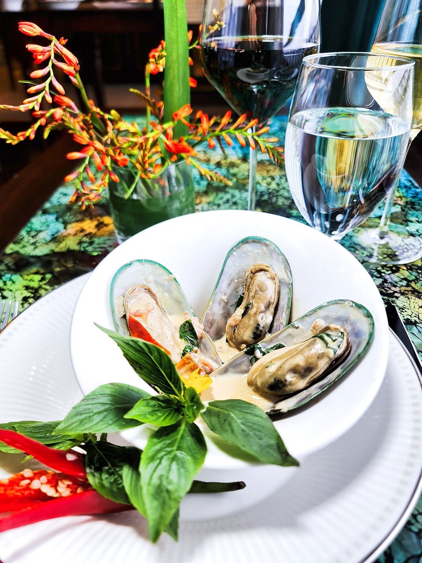 Du thuyền 5 sao Indochine Premium vịnh Hạ Long