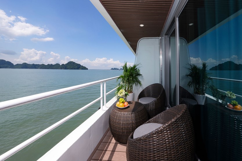 Du thuyền Catherine cruise Hạ Long đẳng cấp 6 sao