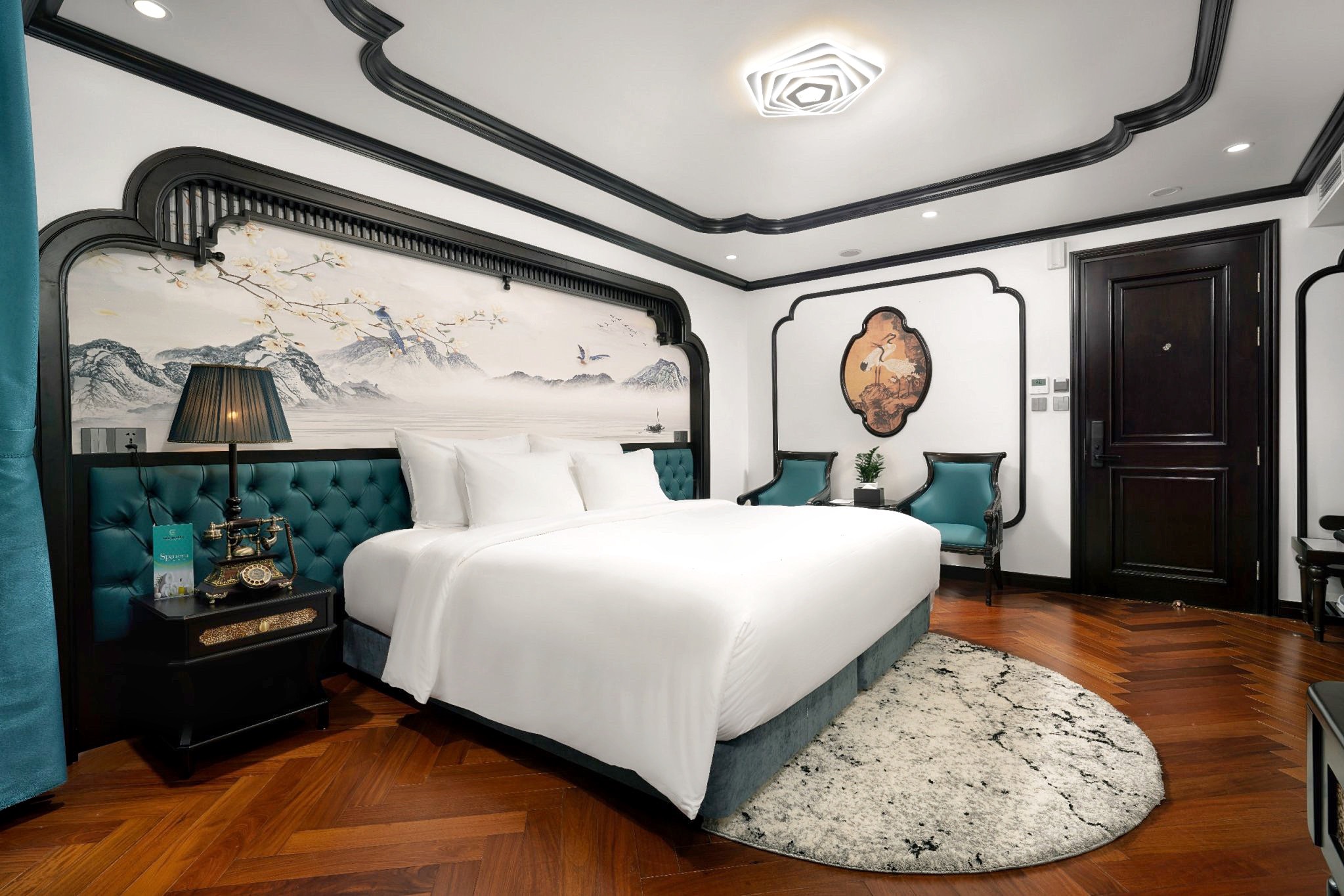 Du thuyền Catherine cruise Hạ Long đẳng cấp 6 sao 17 Hạng phòng tiêu chuẩn Premier Suite trên du thuyền Catherine cruise Hạ Long rộng 40m2