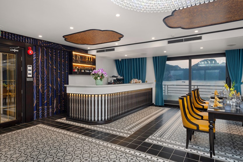 Du thuyền Catherine cruise Hạ Long đẳng cấp 6 sao