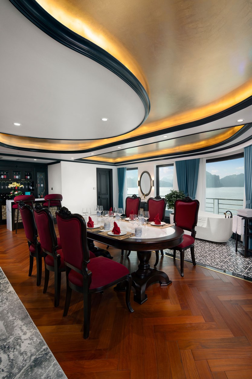 Du thuyền Catherine cruise Hạ Long đẳng cấp 6 sao