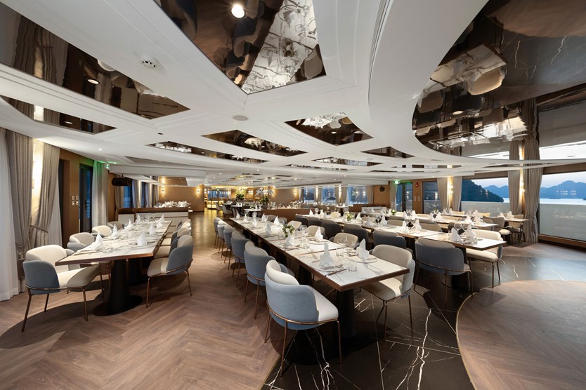 Du thuyền Grand Pioneers cruise Hạ Long chuẩn 6*