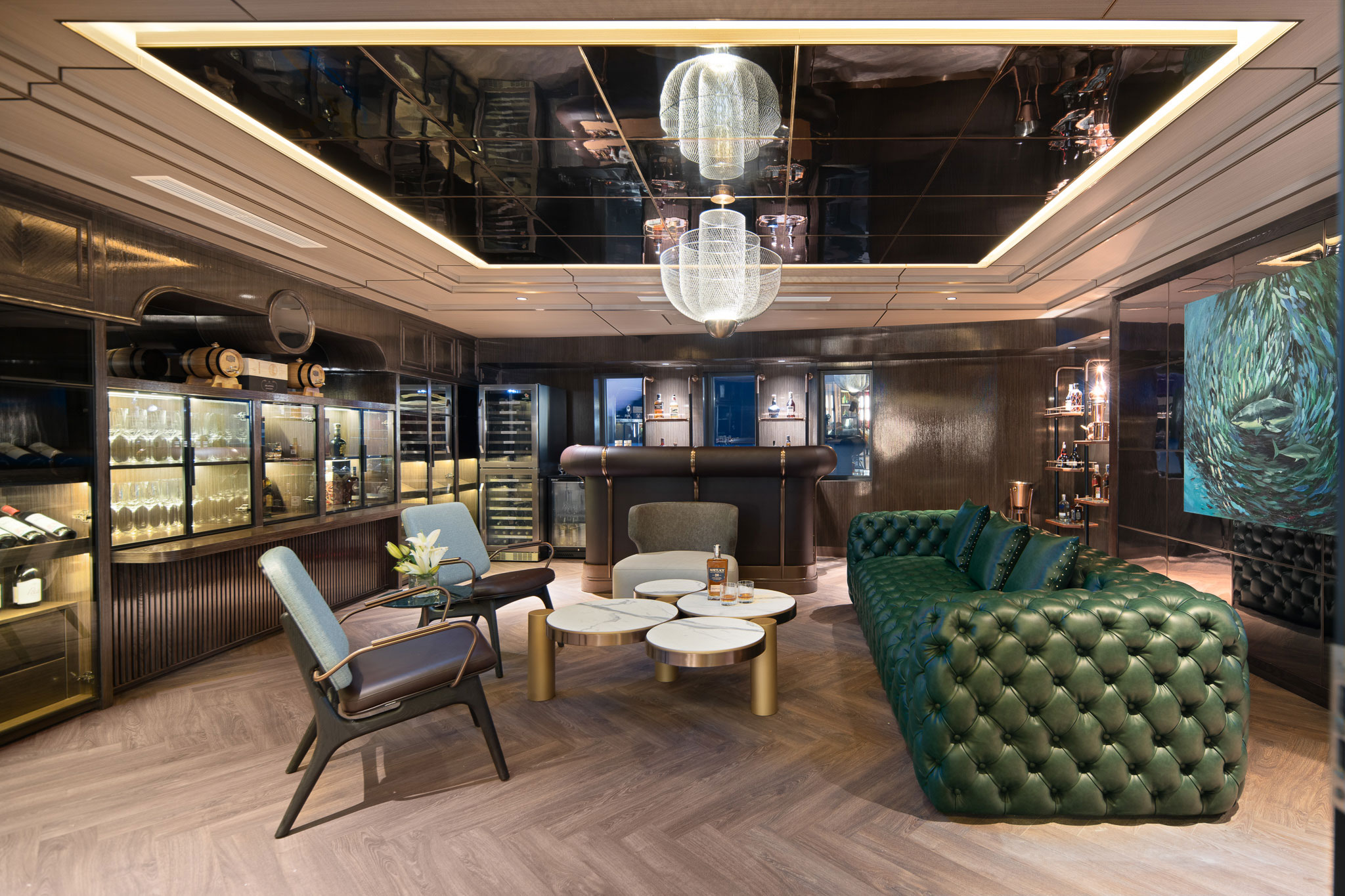 Phòng rượu vang và cigars đẳng cấp trên Du thuyền 6* Grand Pioneers (tên cũ Essence Grand) cruise vịnh Hạ Long