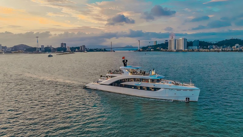 Saquila Yacht – Du thuyền ăn tối đẳng cấp 5 sao