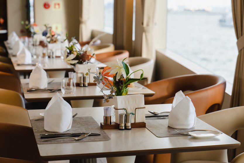 Saquila Yacht – Du thuyền ăn tối đẳng cấp 5 sao