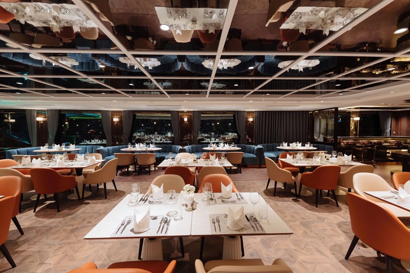 Saquila Yacht – Du thuyền ăn tối đẳng cấp 5 sao