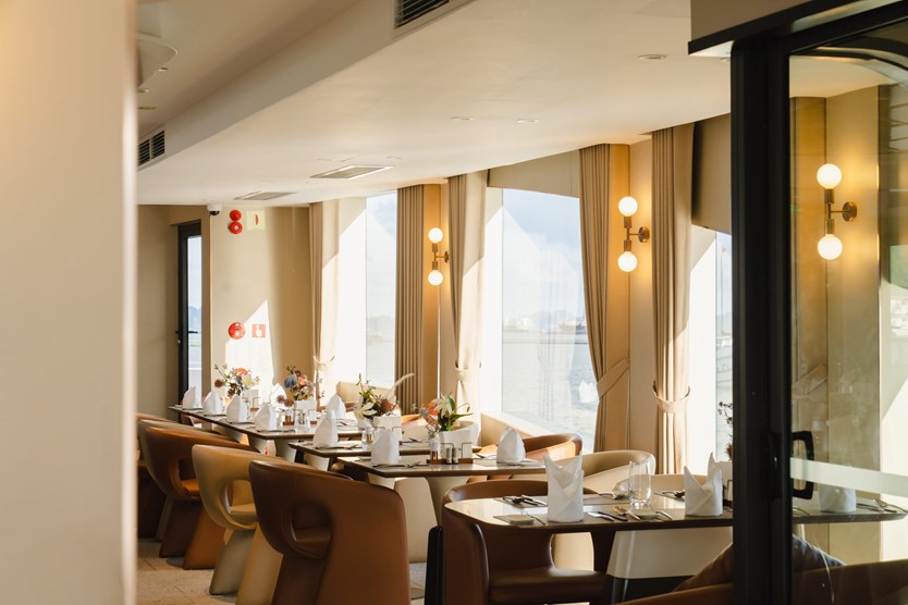 Saquila Yacht – Du thuyền ăn tối đẳng cấp 5 sao