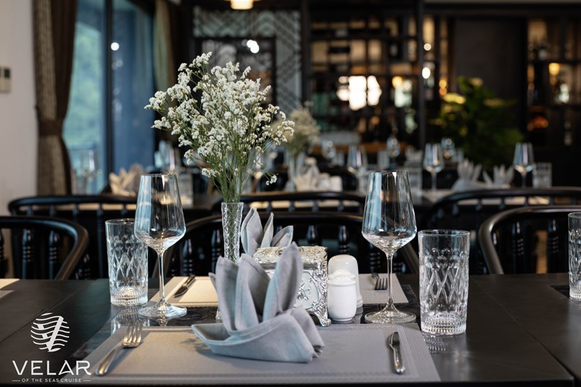 Du thuyền Velar Of The Seas 5 sao Vịnh Lan Hạ