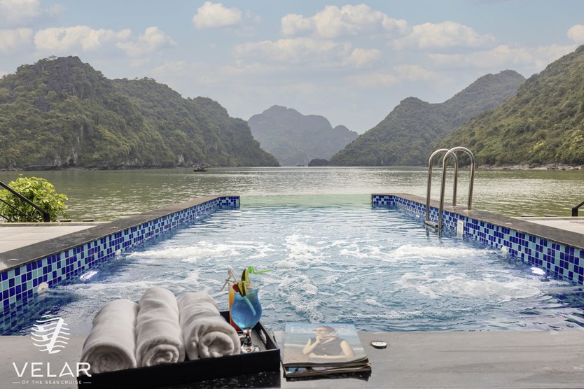 Du thuyền Velar Of The Seas 5 sao Vịnh Lan Hạ