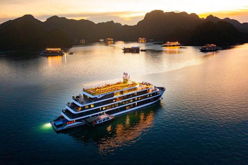 Du thuyền Velar Of The Seas 5 sao Vịnh Lan Hạ