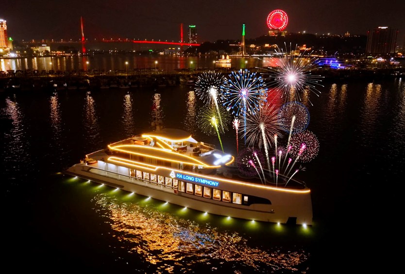 Du thuyền ăn tối Hạ Long Symphony Cruise 5*