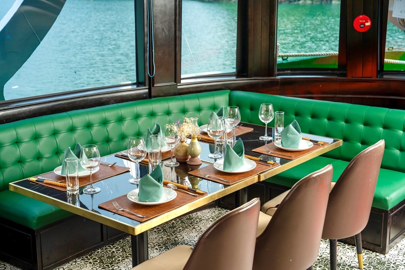 Du thuyền Vera Cruise 7 tiếng thăm Vịnh Hạ Long