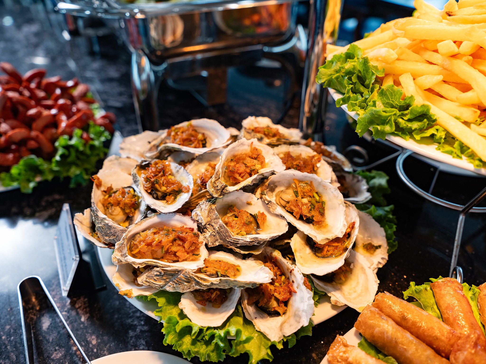 Du thuyền V-Dream 6 tiếng thăm Vịnh Hạ Long 7 Du thuyền V-dream với menu buffet hấp dẫn nhiều loại hải sản Vịnh Hạ Long