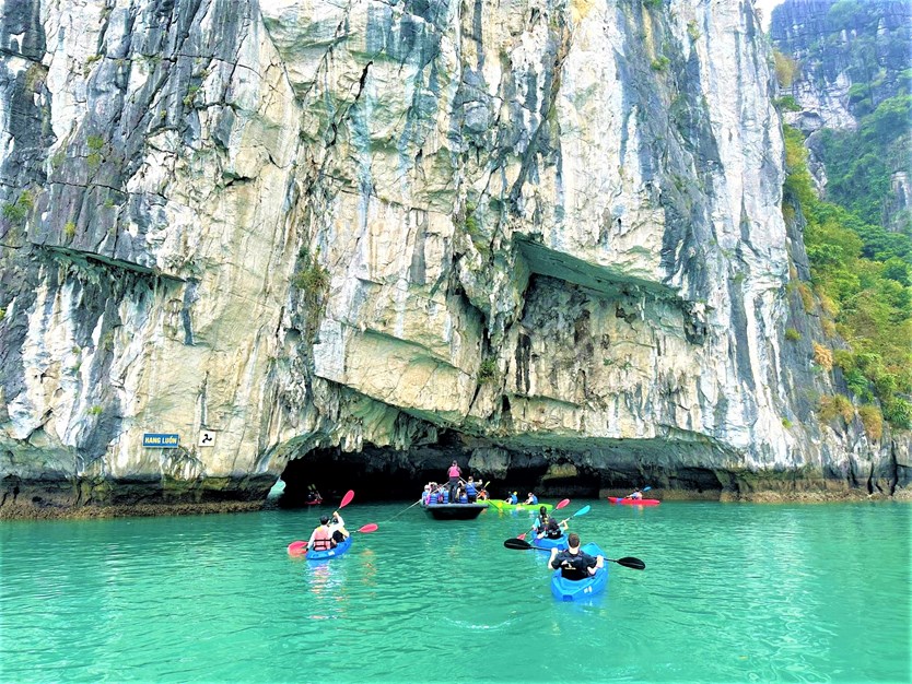 Du thuyền V-Dream 6 tiếng thăm Vịnh Hạ Long