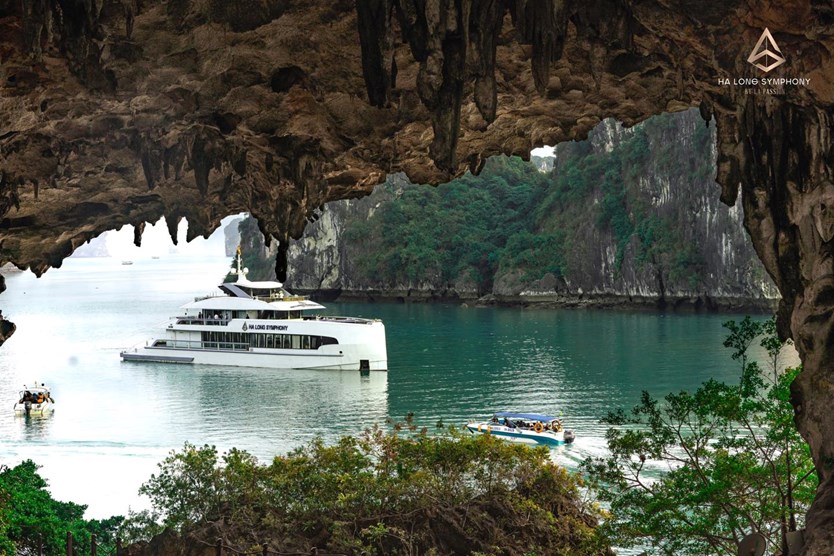 Du thuyền Ha Long Symphony tour Hạ Long 7h trong ngày
