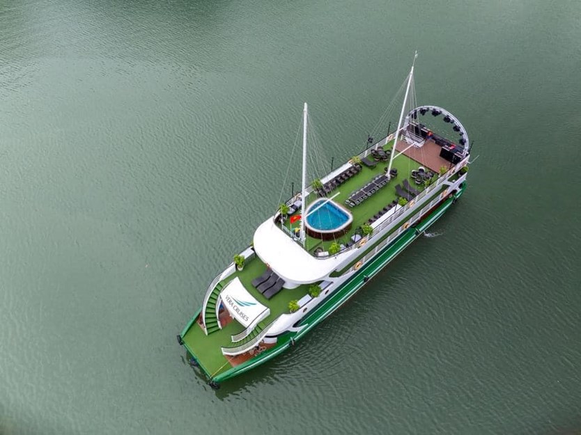 Du thuyền Vera Cruise 7 tiếng thăm Vịnh Hạ Long