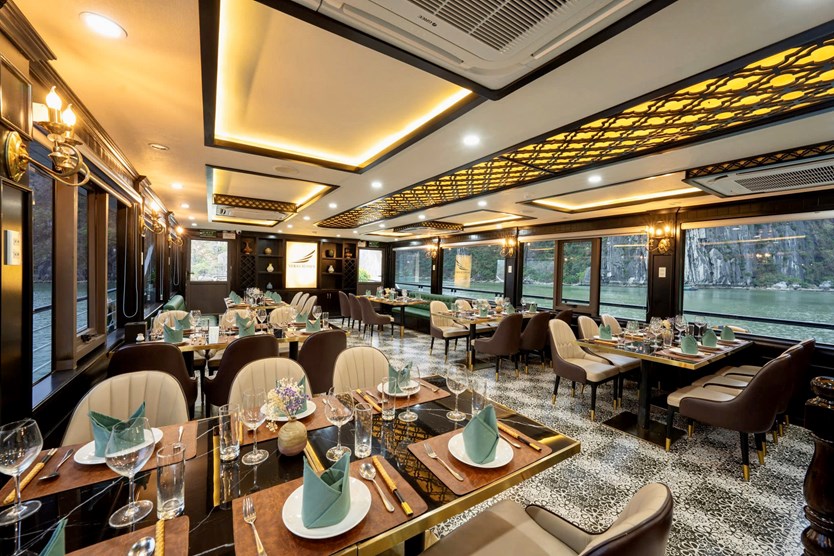 Du thuyền Vera Cruise 7 tiếng thăm Vịnh Hạ Long