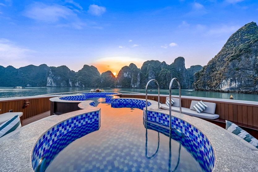 Du thuyền Ha Long Symphony tour Hạ Long 7h trong ngày