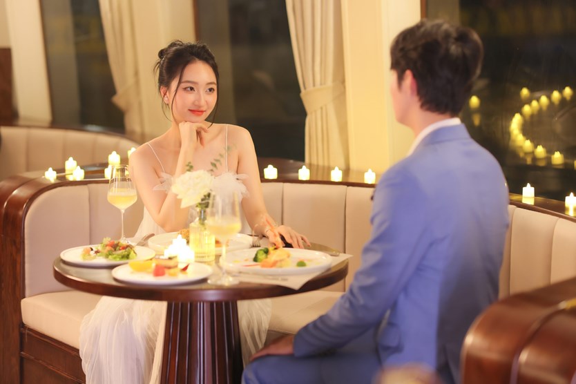 Du thuyền ăn tối Hạ Long Symphony Cruise 5*