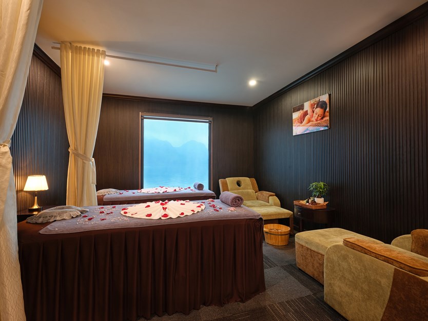 Du thuyền Velar Of The Seas 5 sao Vịnh Lan Hạ