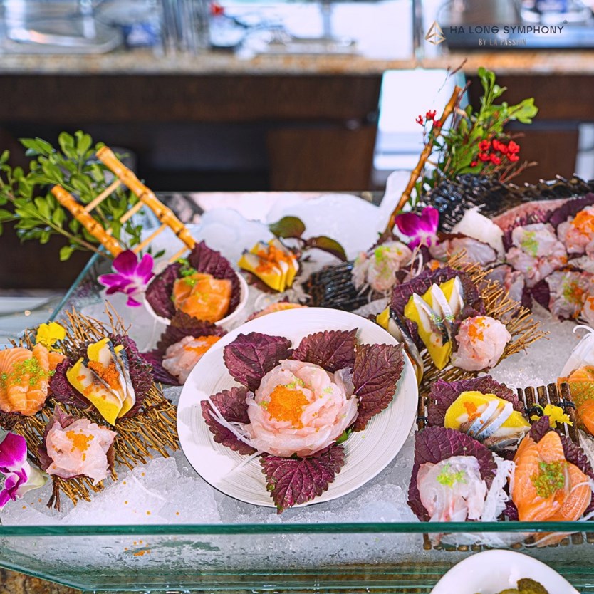 Du thuyền ăn tối Hạ Long Symphony Cruise 5*