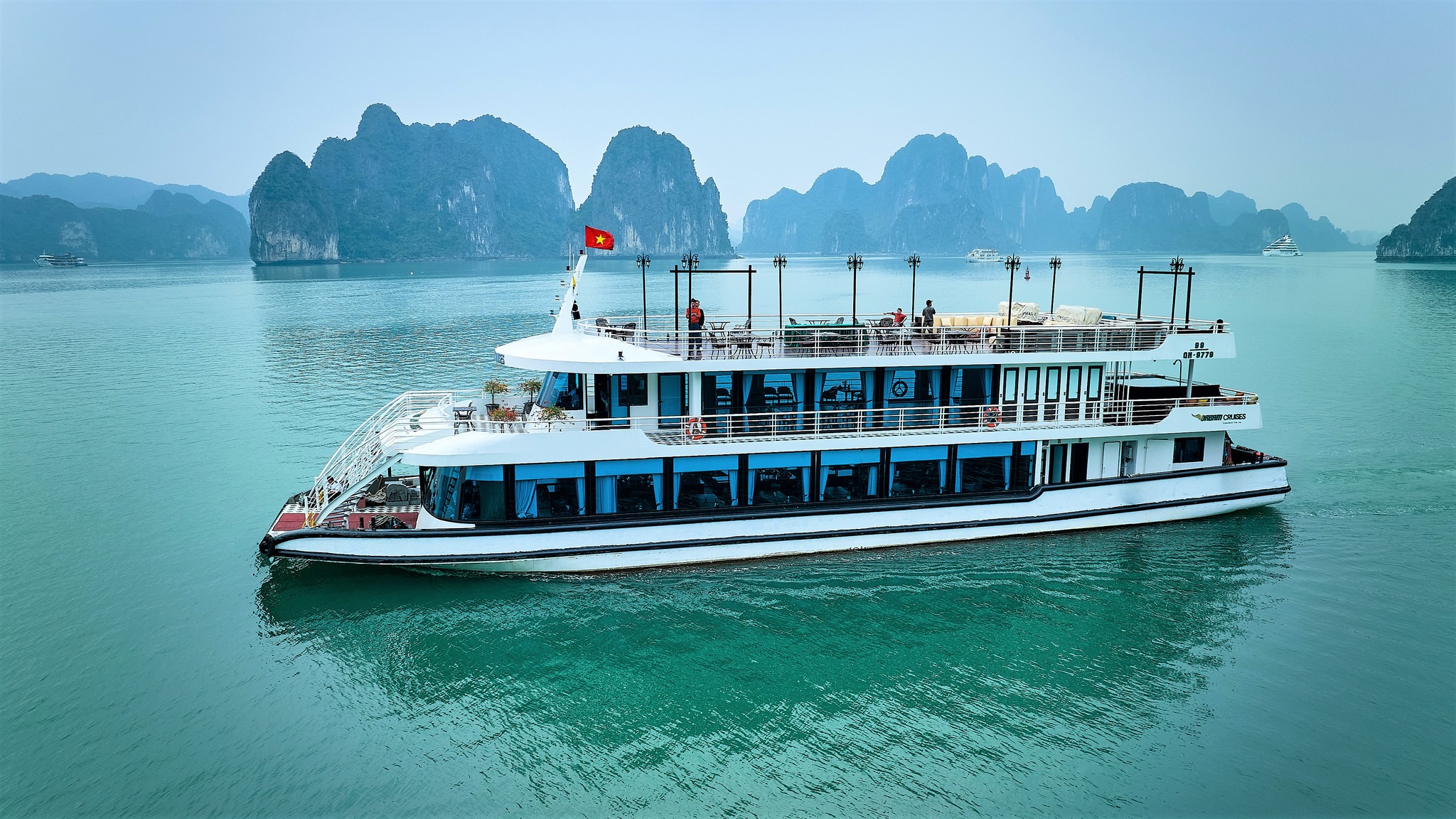 Du thuyền V-Dream 6 tiếng thăm Vịnh Hạ Long 1 Du thuyền V-Dream tham quan Vịnh Hạ Long trong ngày