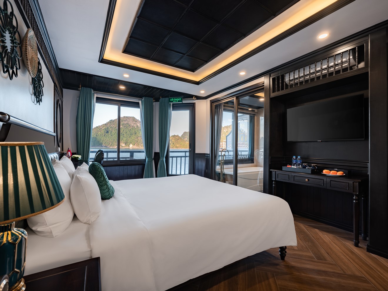 Du thuyền Rita cruise 5* Vịnh Lan Hạ 13 Phòng Junior Suite Rita cruise