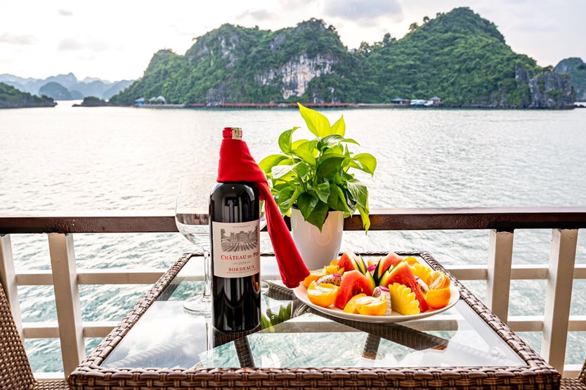 Du thuyền Crown Legend Vịnh Hạ Long 2 ngày 1 đêm