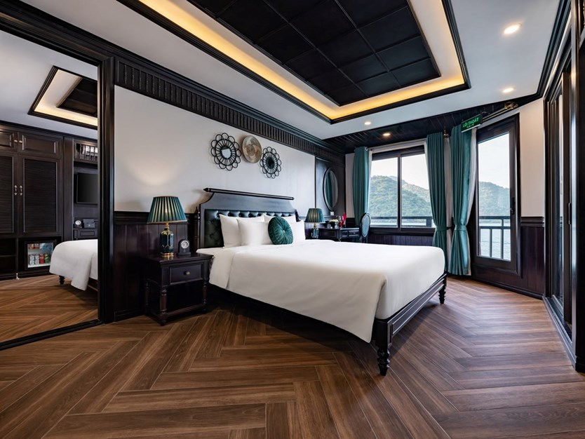 Du thuyền Rita cruise 5* Vịnh Lan Hạ