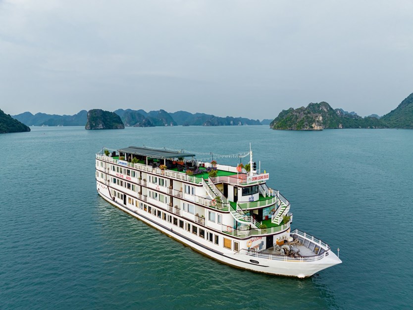 Du thuyền Crown Legend Vịnh Hạ Long 2 ngày 1 đêm