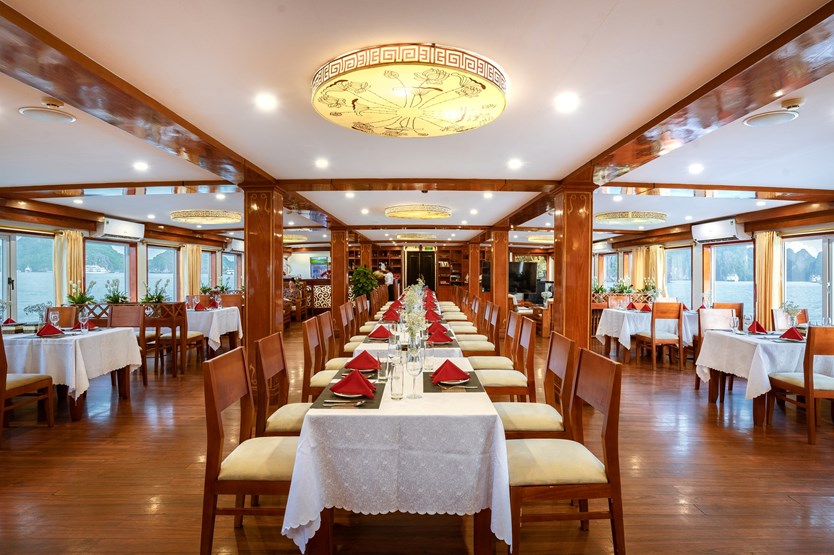 Du thuyền Crown Legend Vịnh Hạ Long 2 ngày 1 đêm