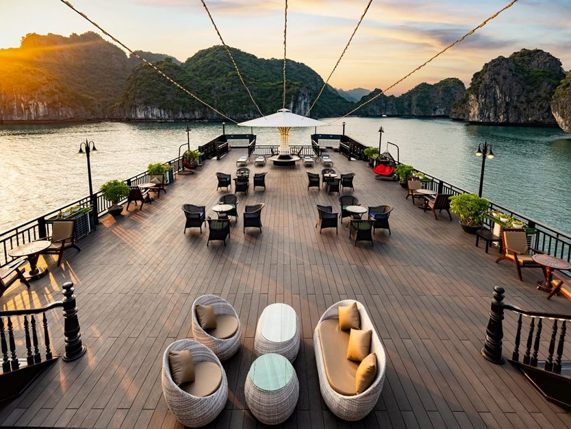 Du thuyền Rita cruise 5* Vịnh Lan Hạ