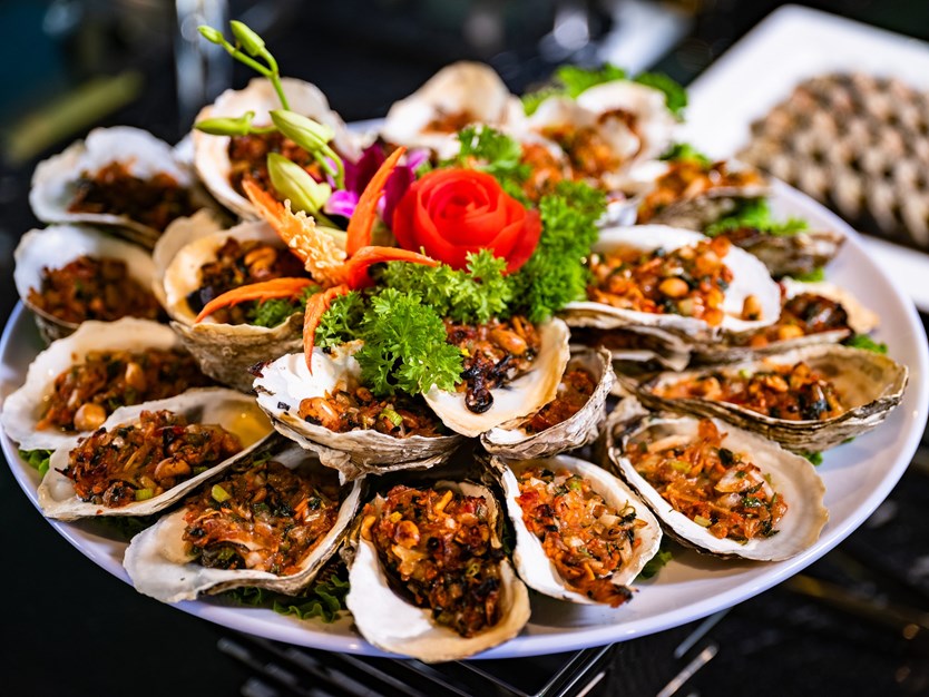 Du thuyền Amethyst Day cruise tour Hạ Long 7h trong ngày