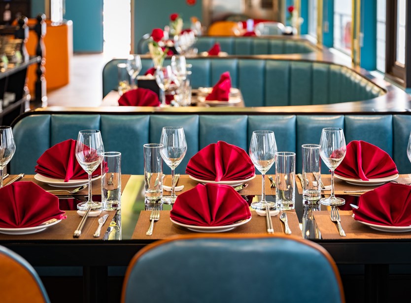 Du thuyền Amethyst Day cruise tour Hạ Long 7h trong ngày