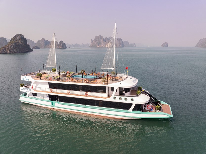 Du thuyền Amethyst Day cruise tour Hạ Long 7h trong ngày
