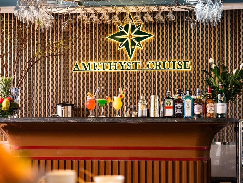 Du thuyền Amethyst Day cruise tour Hạ Long 7h trong ngày