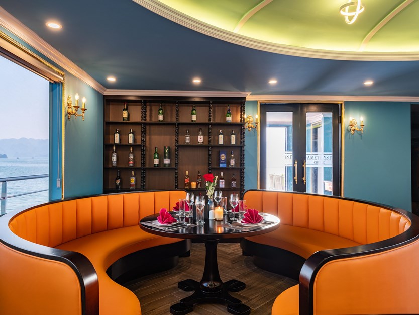 Du thuyền Amethyst Day cruise tour Hạ Long 7h trong ngày