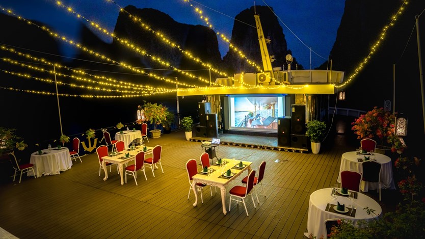 Du thuyền Aquamarine 5 sao Vịnh Hạ Long