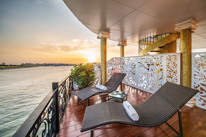 Du thuyền Aquamarine 5 sao Vịnh Hạ Long