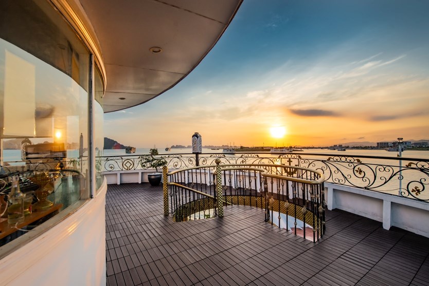 Du thuyền Aquamarine 5 sao Vịnh Hạ Long