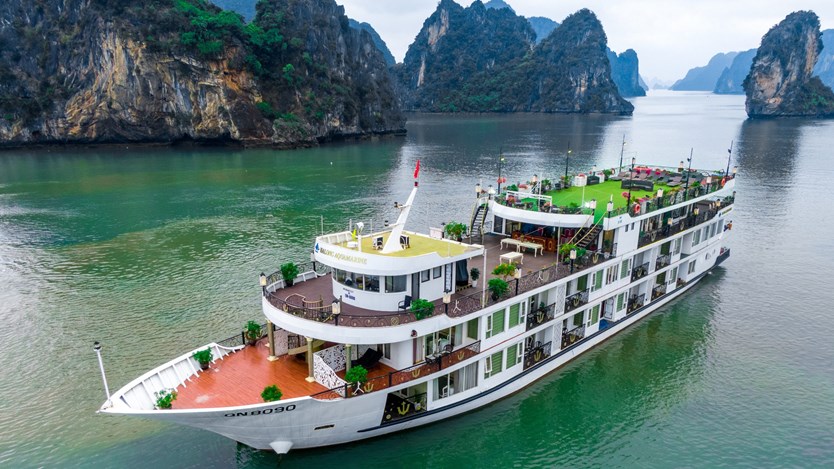 Du thuyền Aquamarine 5 sao Vịnh Hạ Long